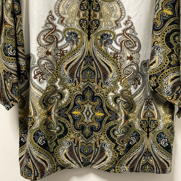 Beautifully Patterned Long Sleeve Melissa Paige Bell Sleeve Top! - Picture 5 of 12